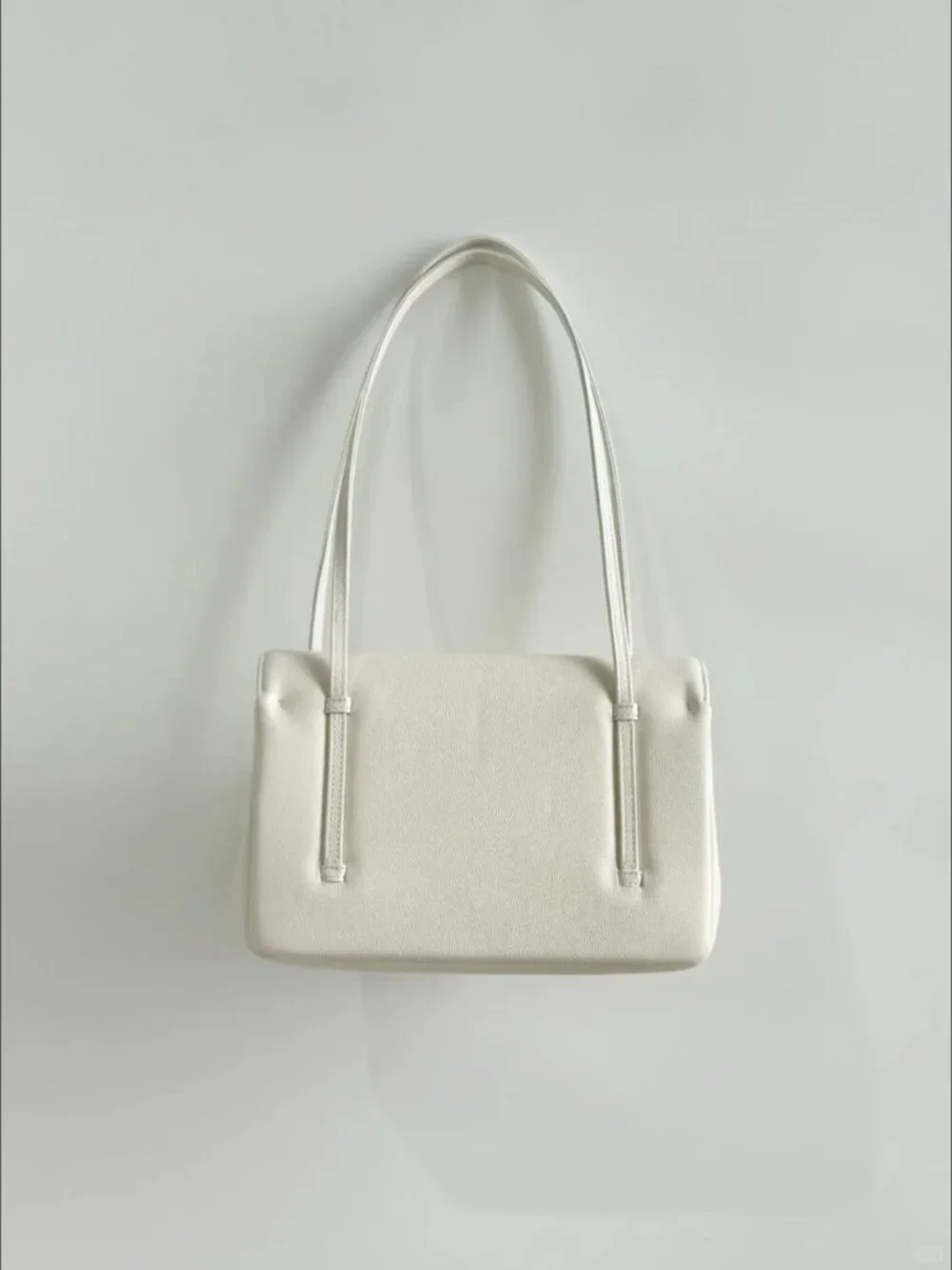 Classic CHANEL Bags: A Stylish and Versatile Choice for Elegance